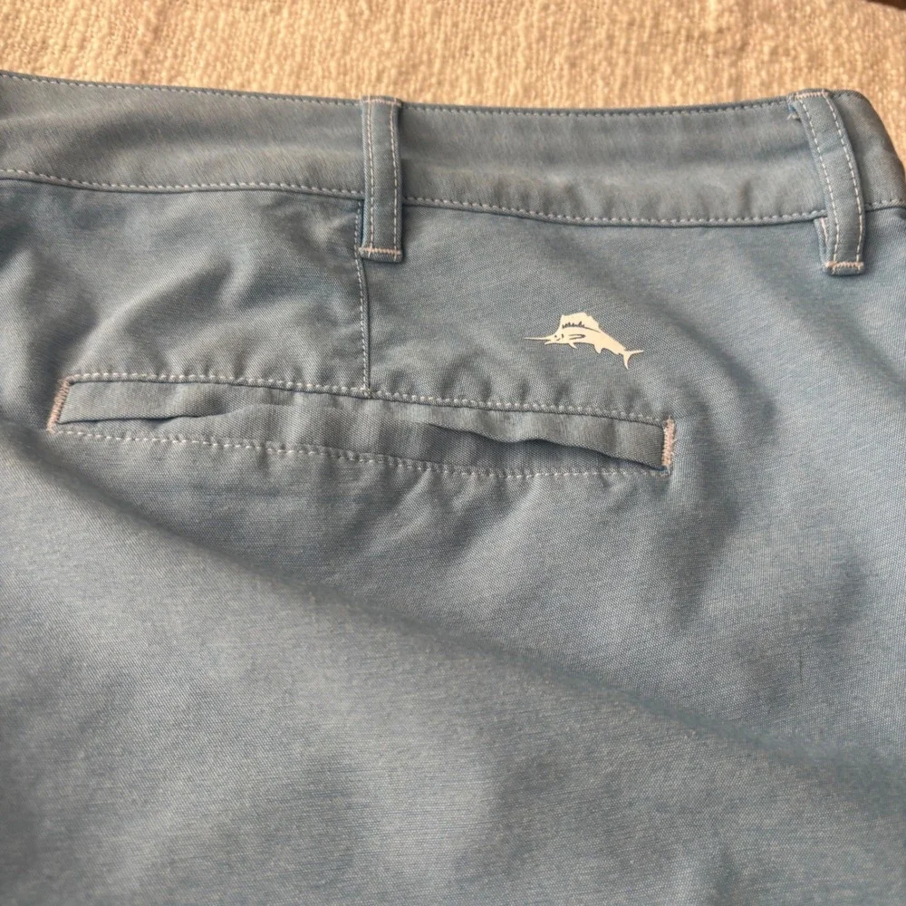 Tommy Bahama Boracay Men 48RG Light Blue Flat Front Cotton Blend Sateen Shorts